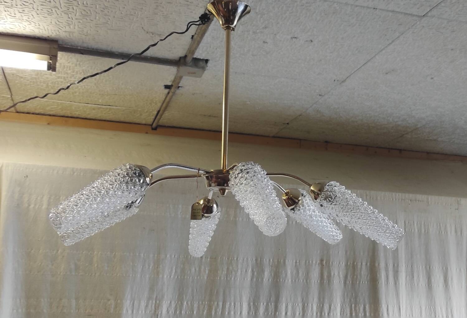 Chandelier with 6 lights in gold-plated metal and glass tulip - mid 20th century.