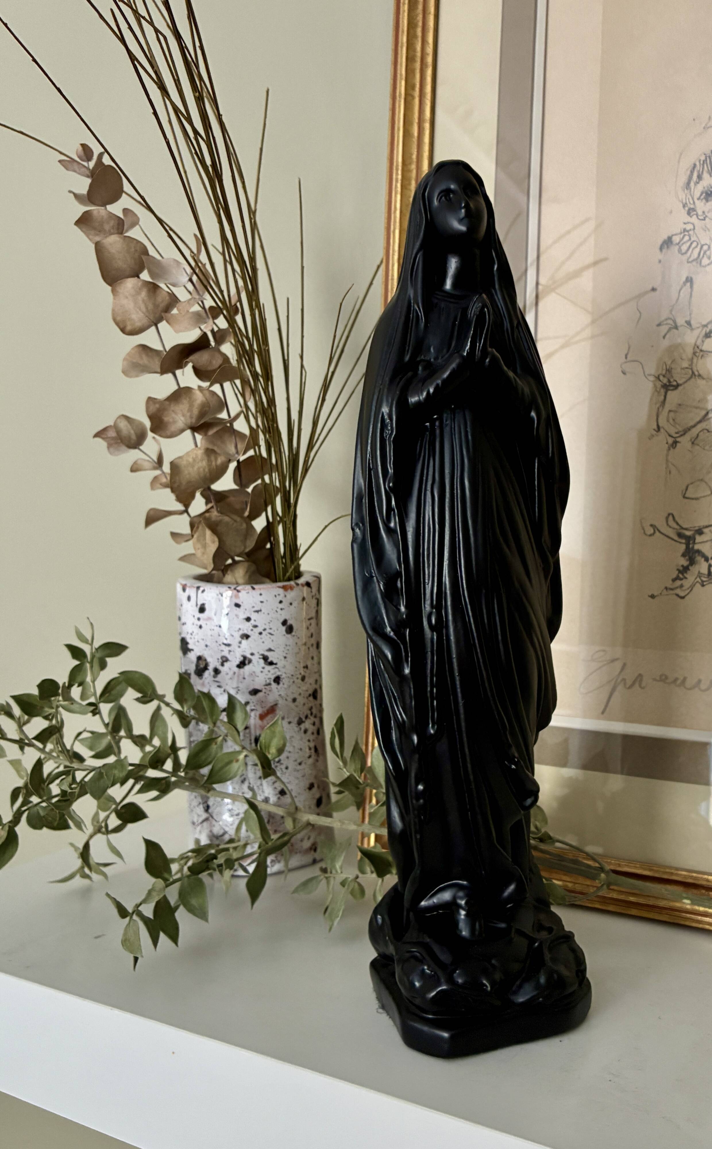 Statue religieuse Sainte Marie décalée