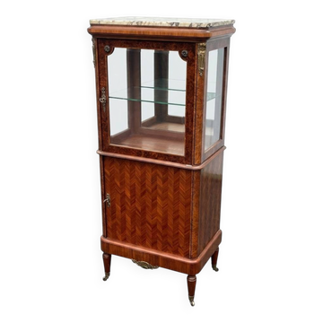 Vitrine style Louis XVI, XIX , marbre et bronzes dorés