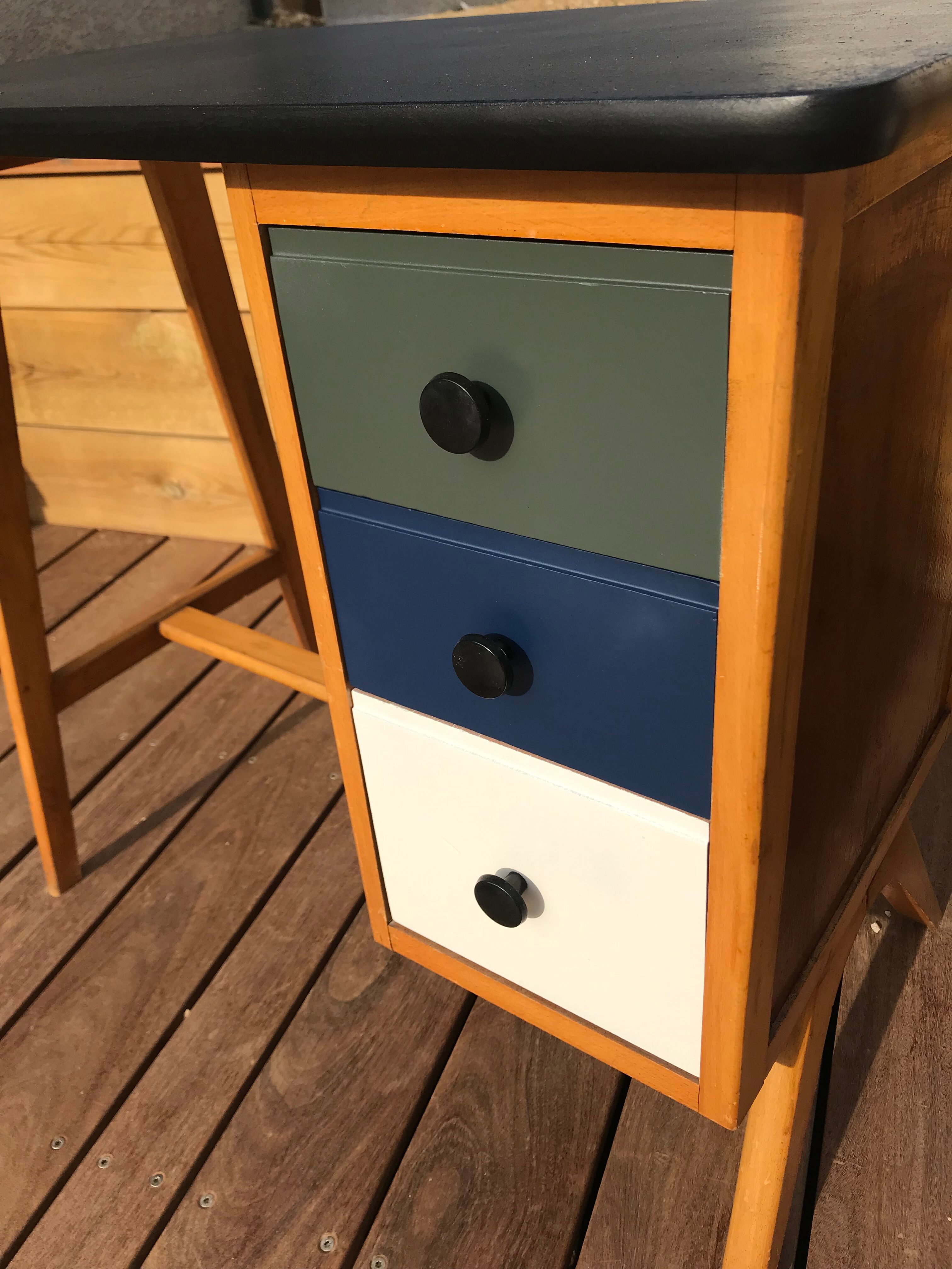 Bureau vintage des années 50 revisité