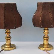 Lot of two retro-modernist lamps with natural leather lampshade