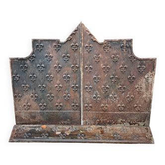 Château fireplace plaque