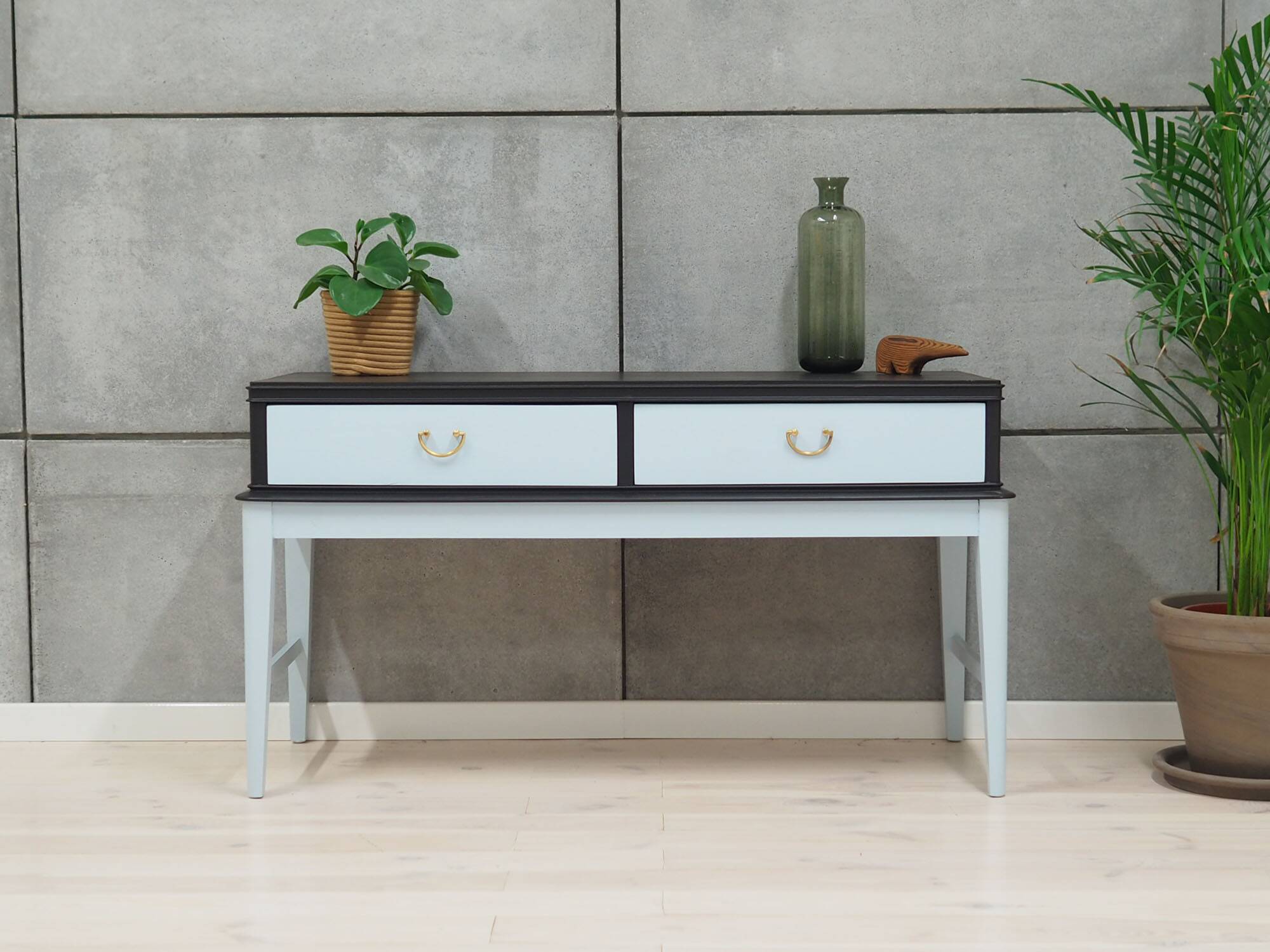 Walnut chest of drawers, French design, 1970s, production: France