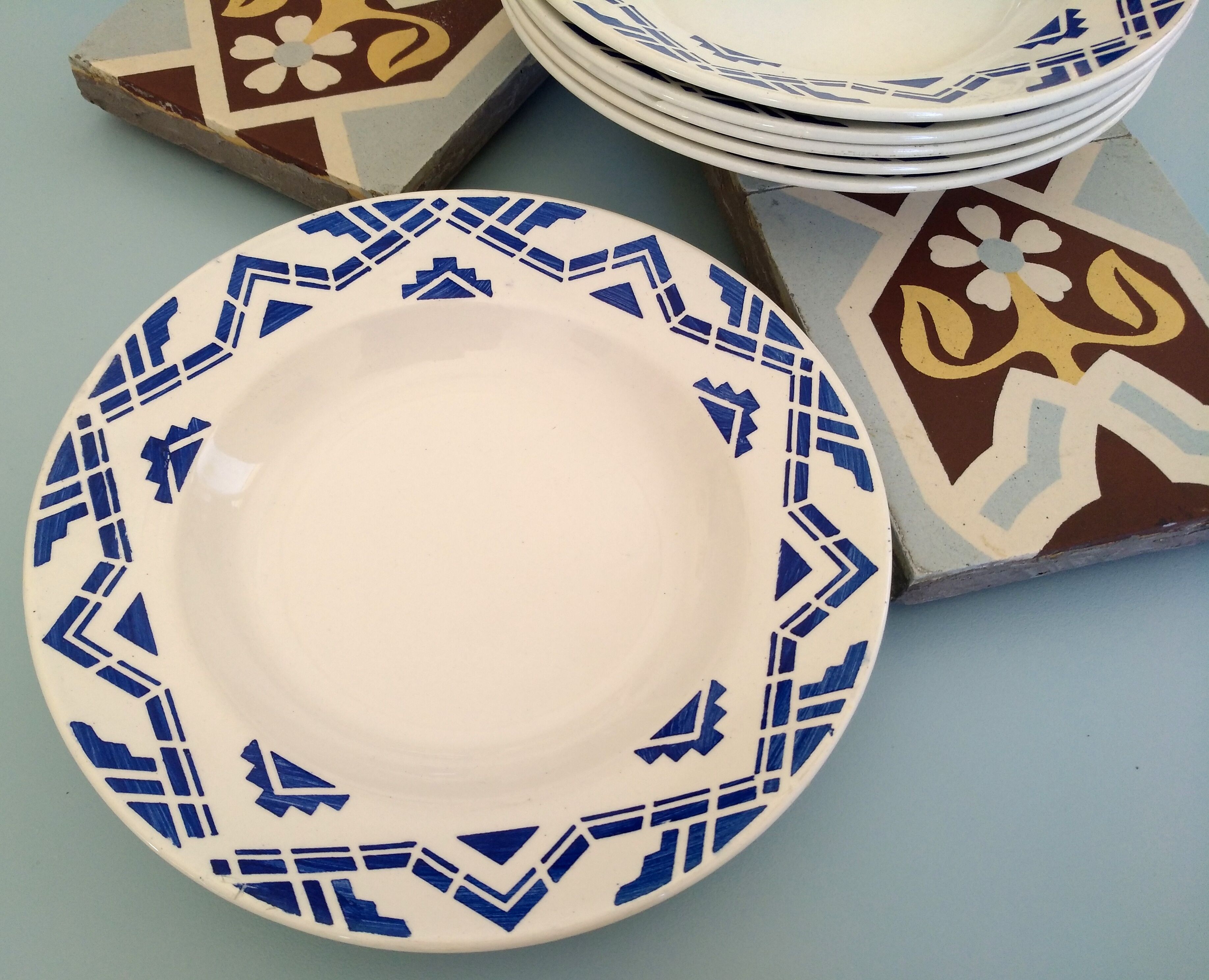 Ensemble 6 assiettes creuses Moulin des Loups motif graphique bleu