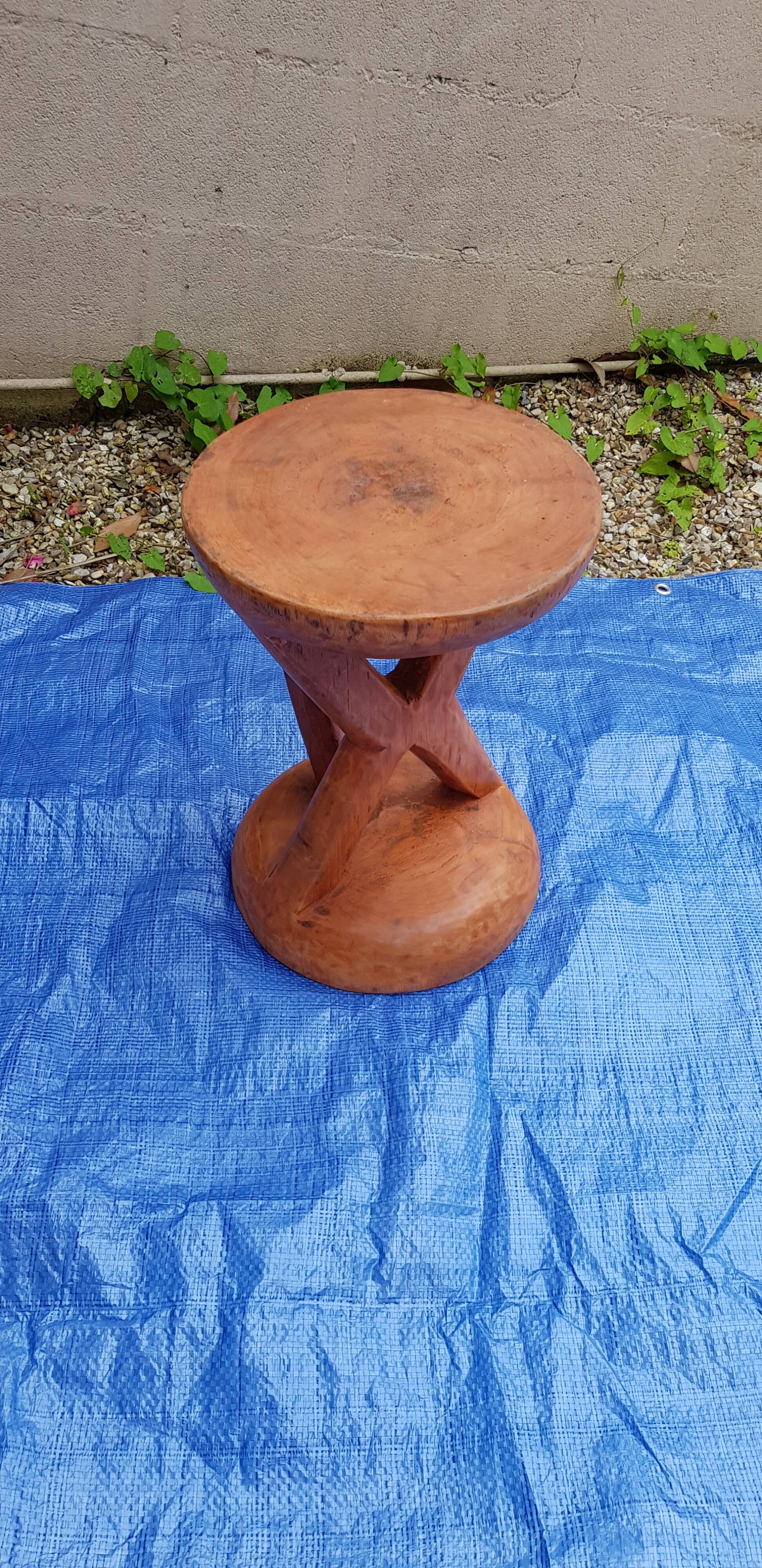 Tonga stool