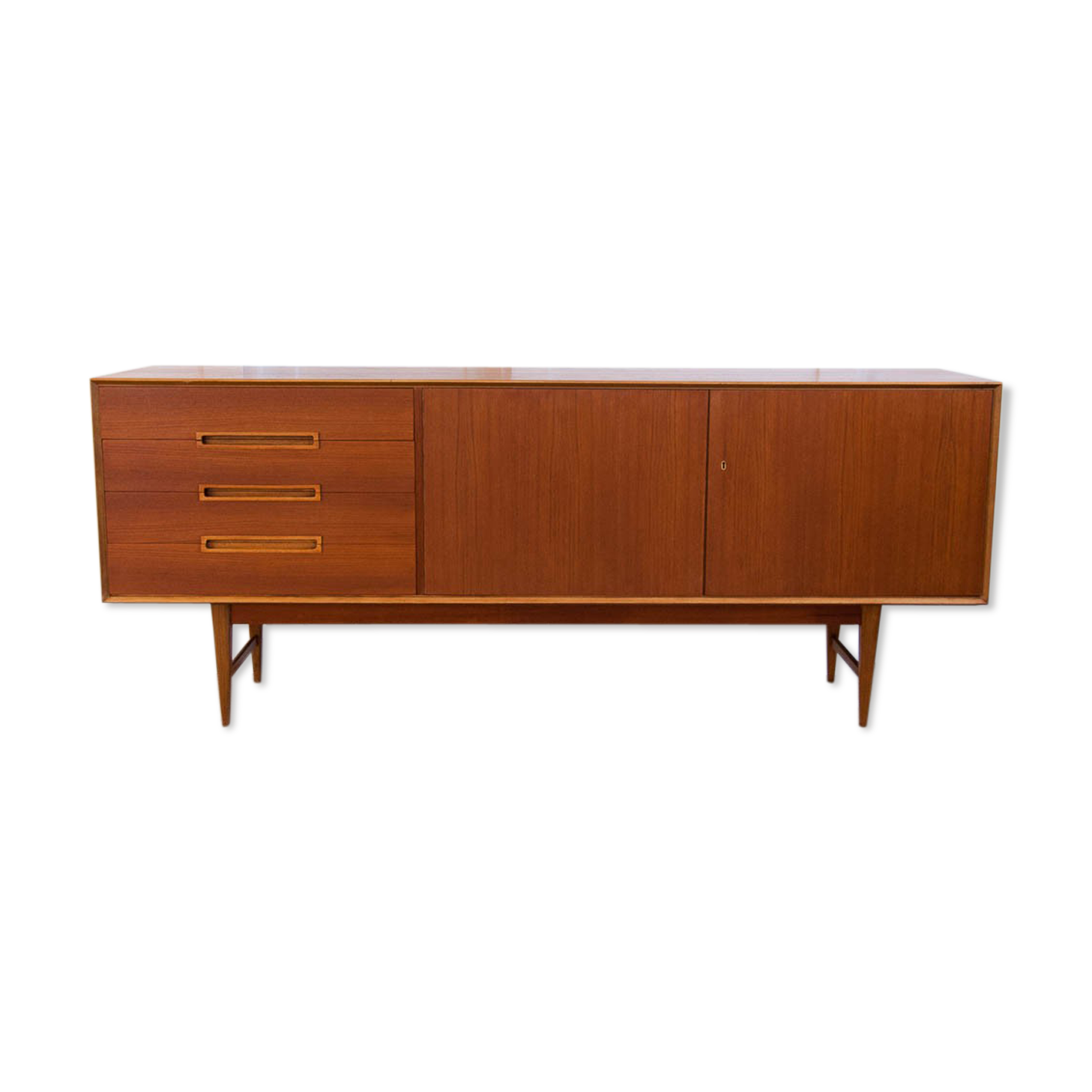 Great uncluttered Scandinavian thread