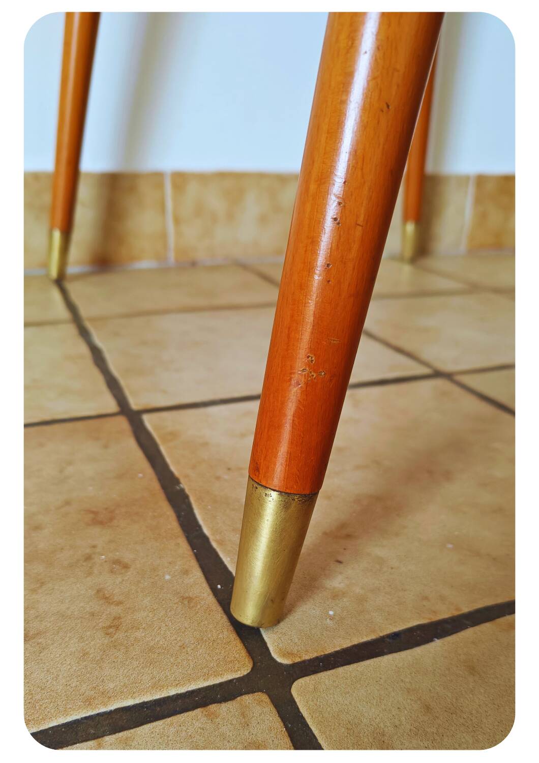 Bureau vintage compact