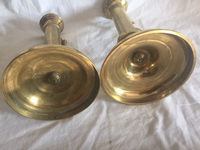 Set of 2 brass adjustable candleholders