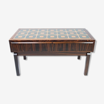 Low chest in rosewood and tiles, of danish design from the 1960s.