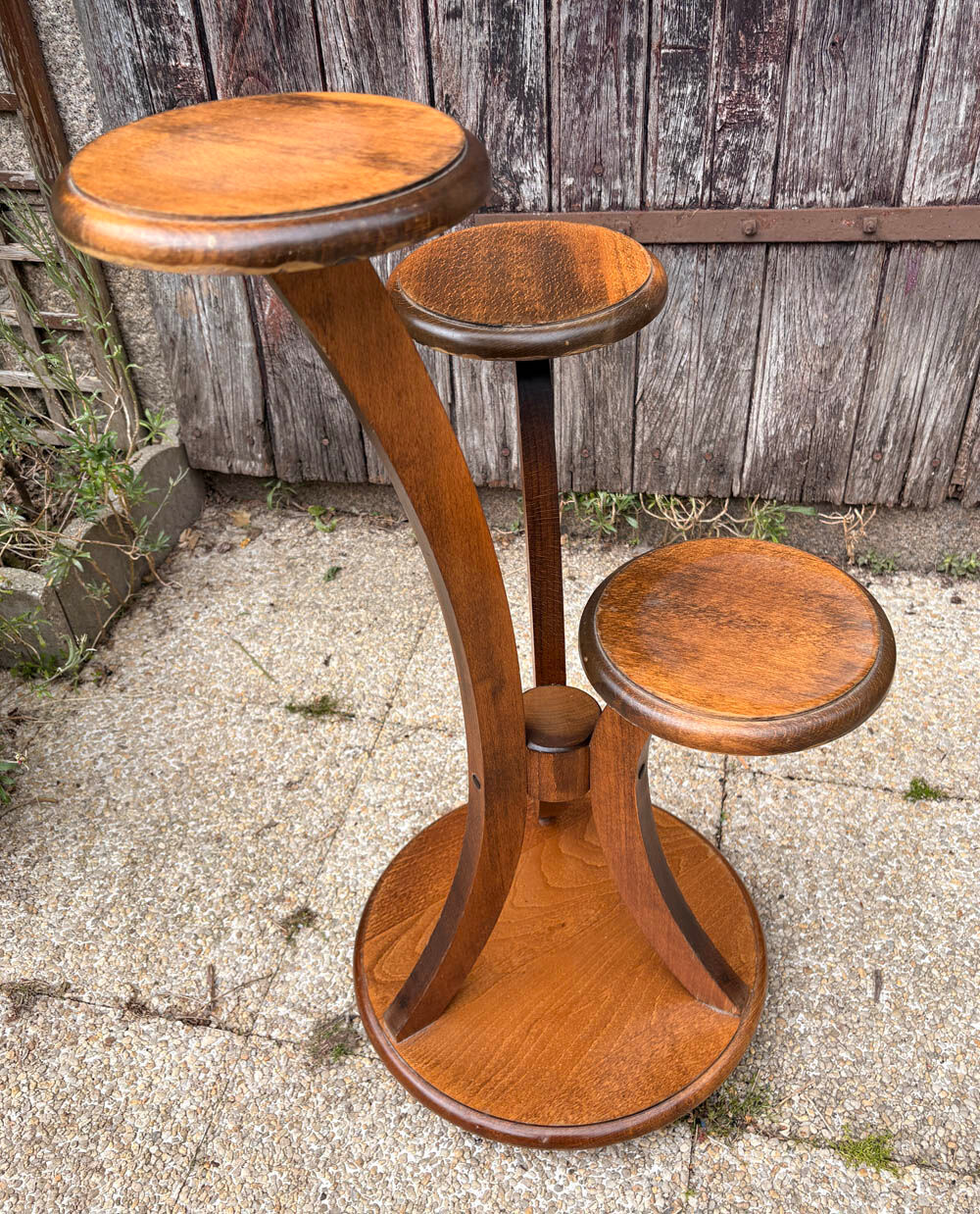 Art Deco plant stand guéridon with 3 tiers – curved oak, 1930s elegance