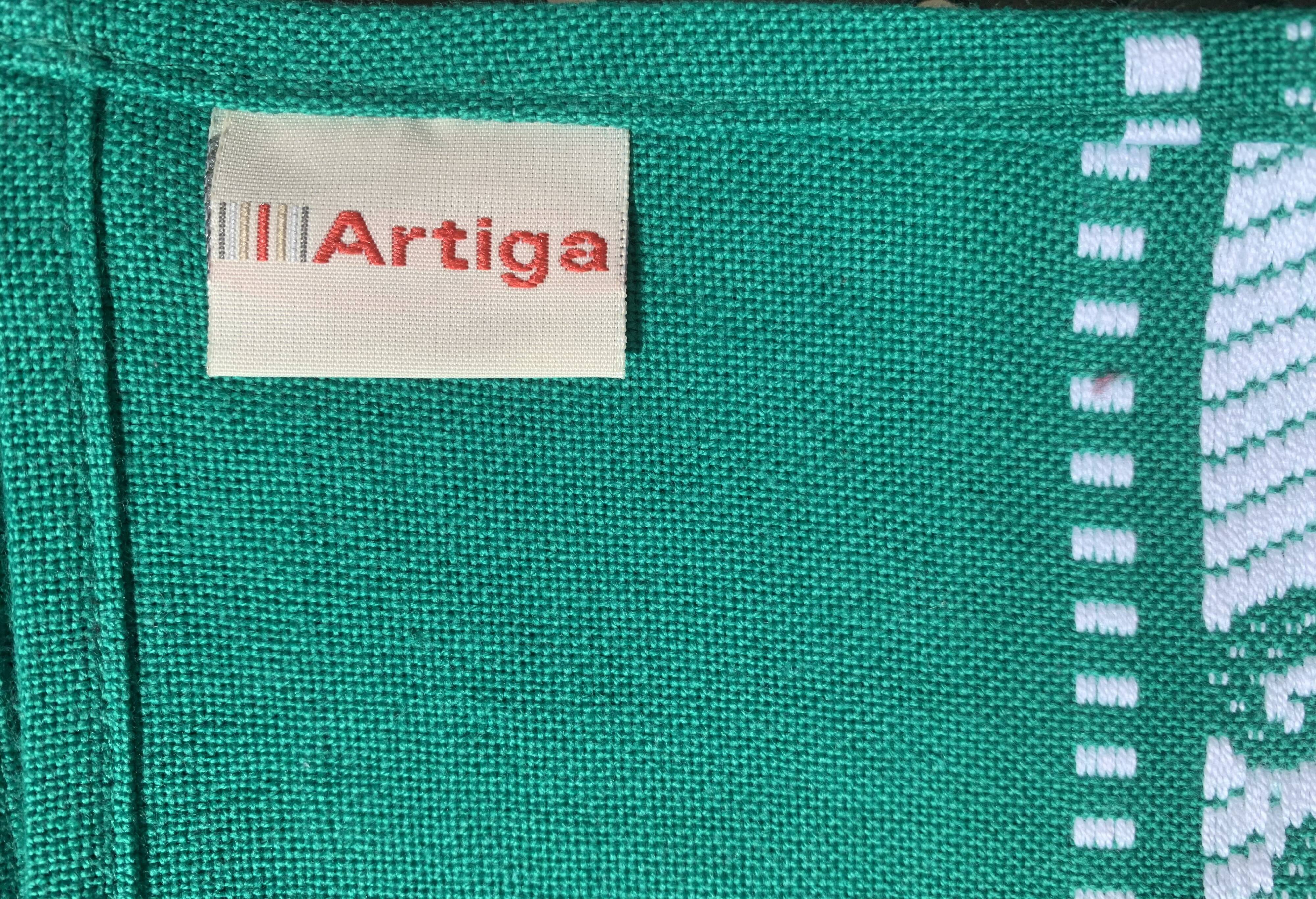 Artiga tablecloth and 6 napkins, Basque linen, green with white embroidery