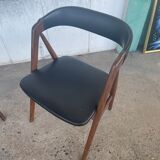 Scandinavian armchairs in skaï