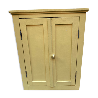 Mini medicine cabinet