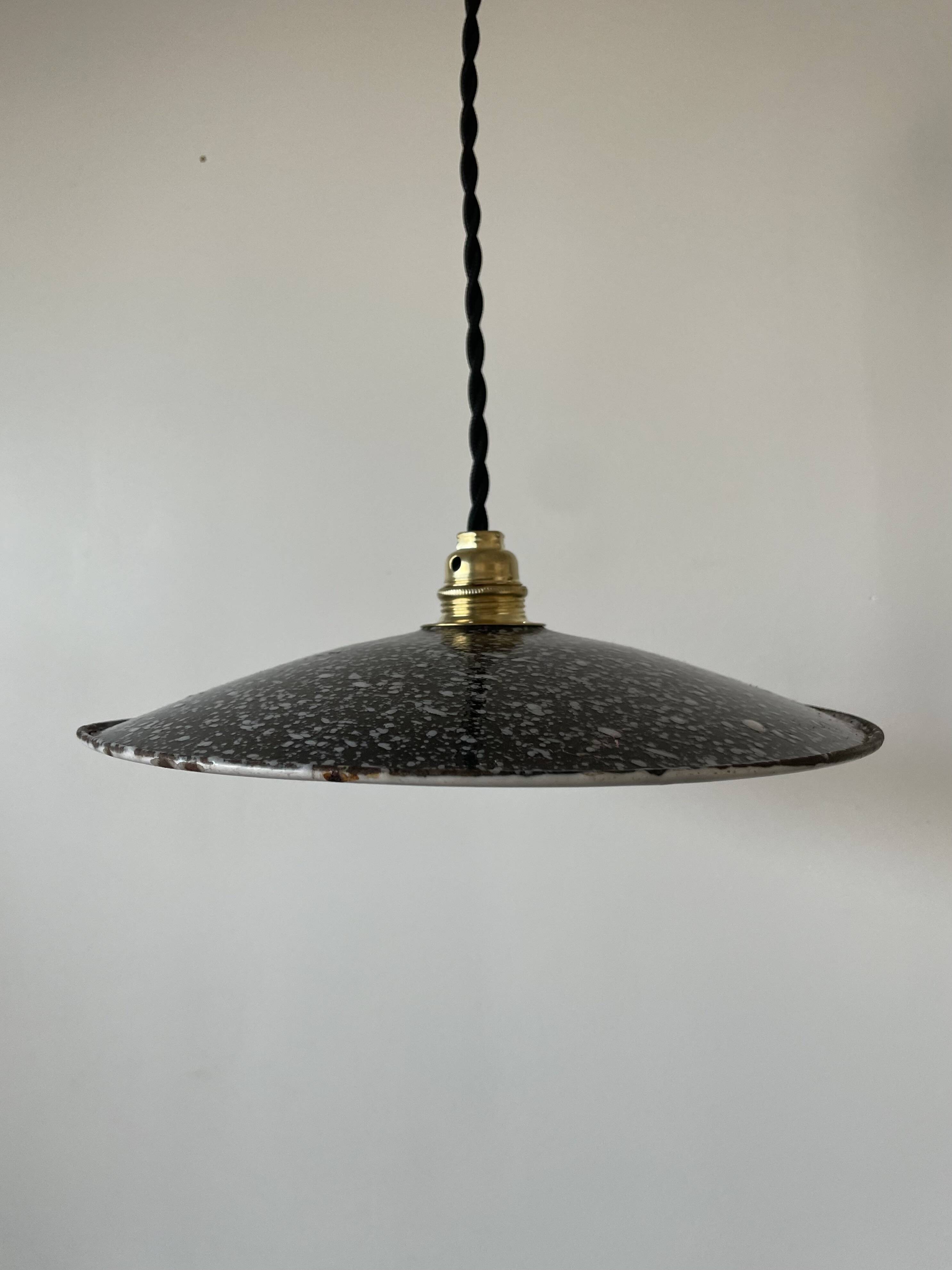 Sheet metal suspension, industrial enameled bowl