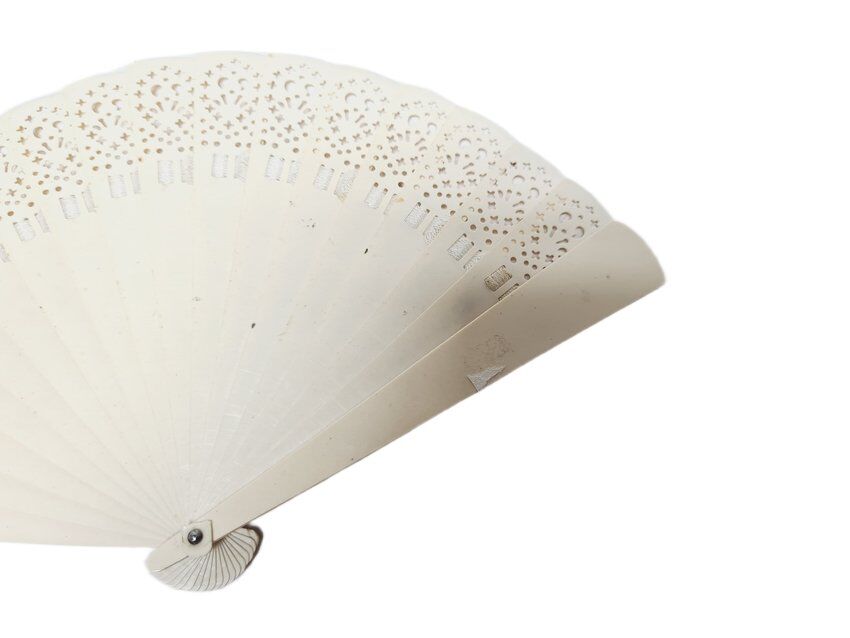 Art Nouveau Austro-Hungarian celluloid fan, 1900s