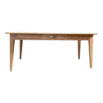 Table de ferme aux pieds fuseaux