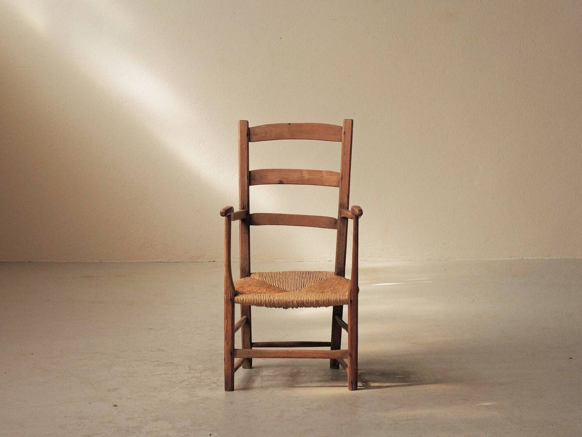 Wood and straw armchair, Popular Art, Auvergne, around 1900