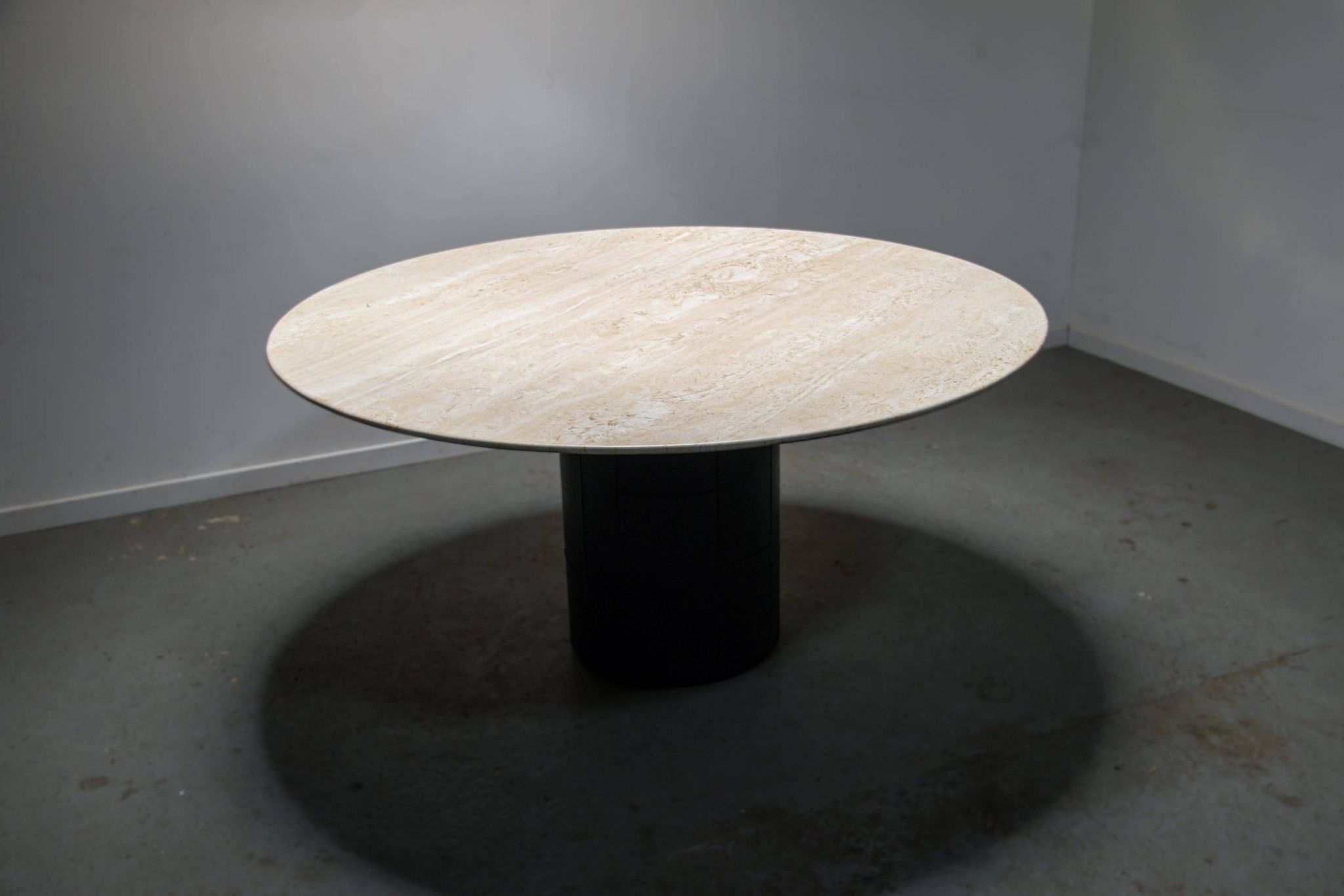 Table à manger Tobio en travertin et cuir par Afra & Tobia Scarpa pour B&B Italia, 1977
