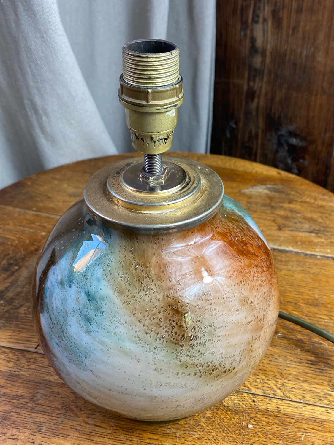 Spherical glass lamp