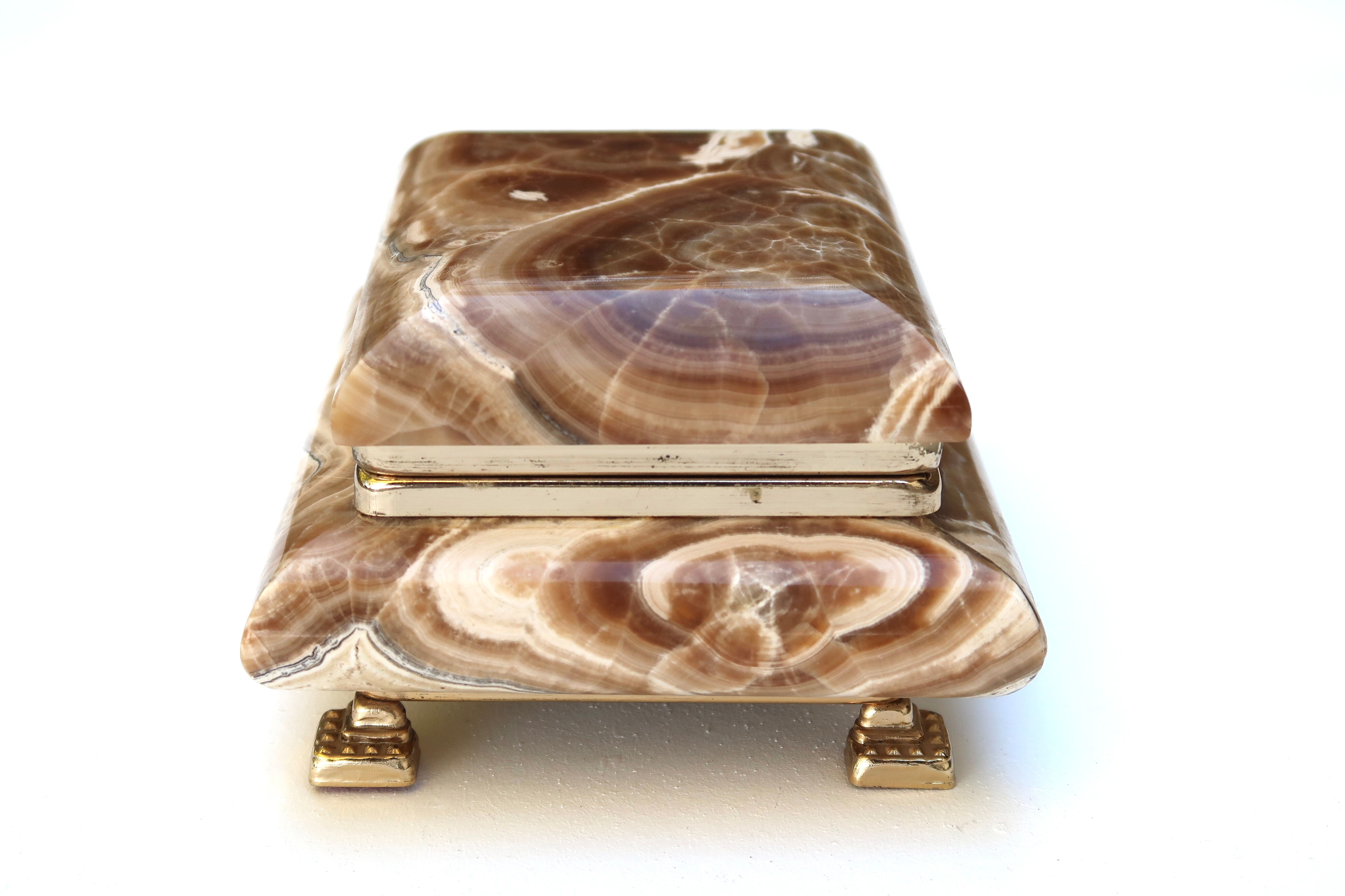 Alabaster and gilded metal box, 70s