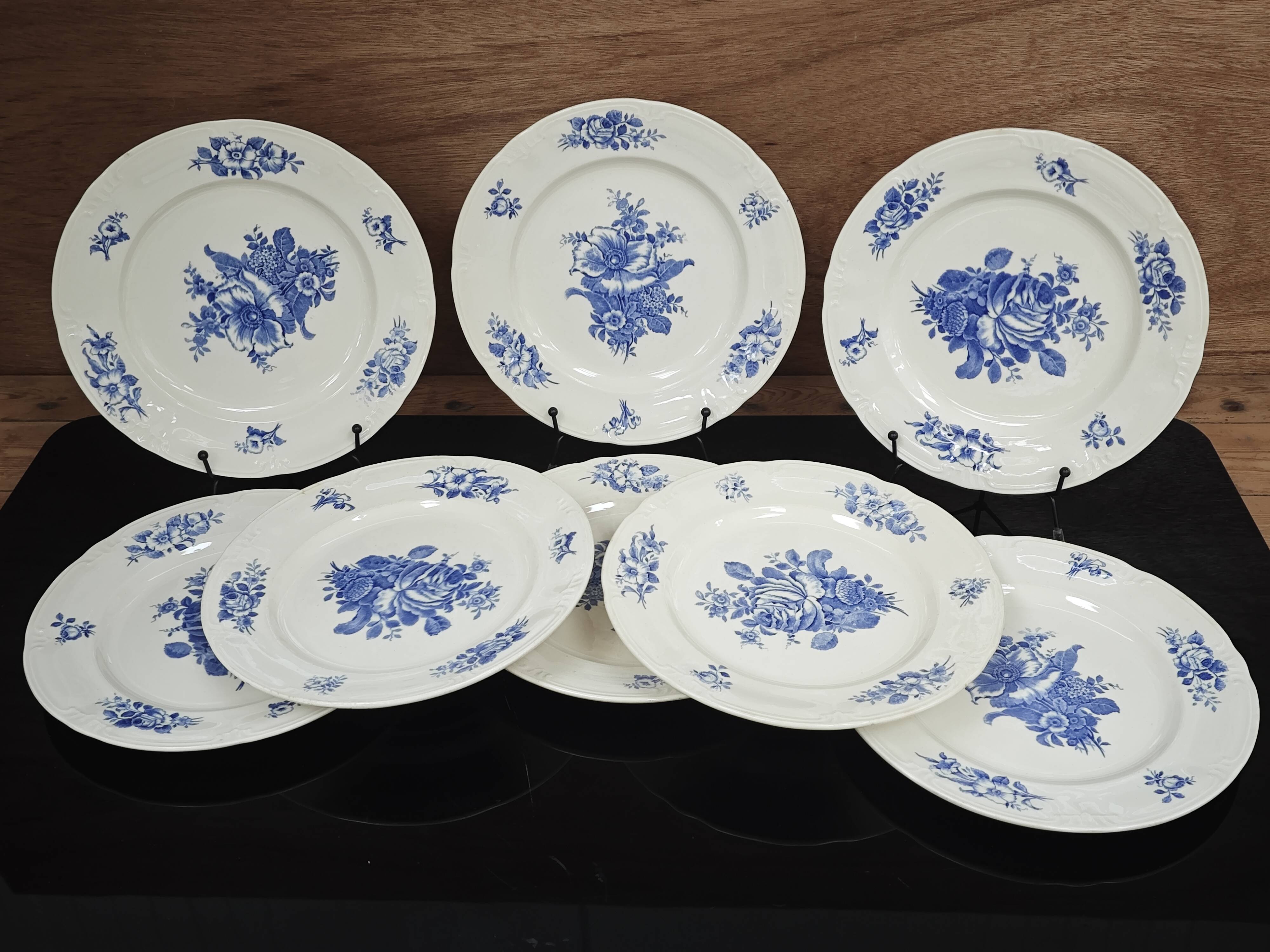 Set of 8 flat plates in earthenware by Boch Frères La Louvière "Rohdia"