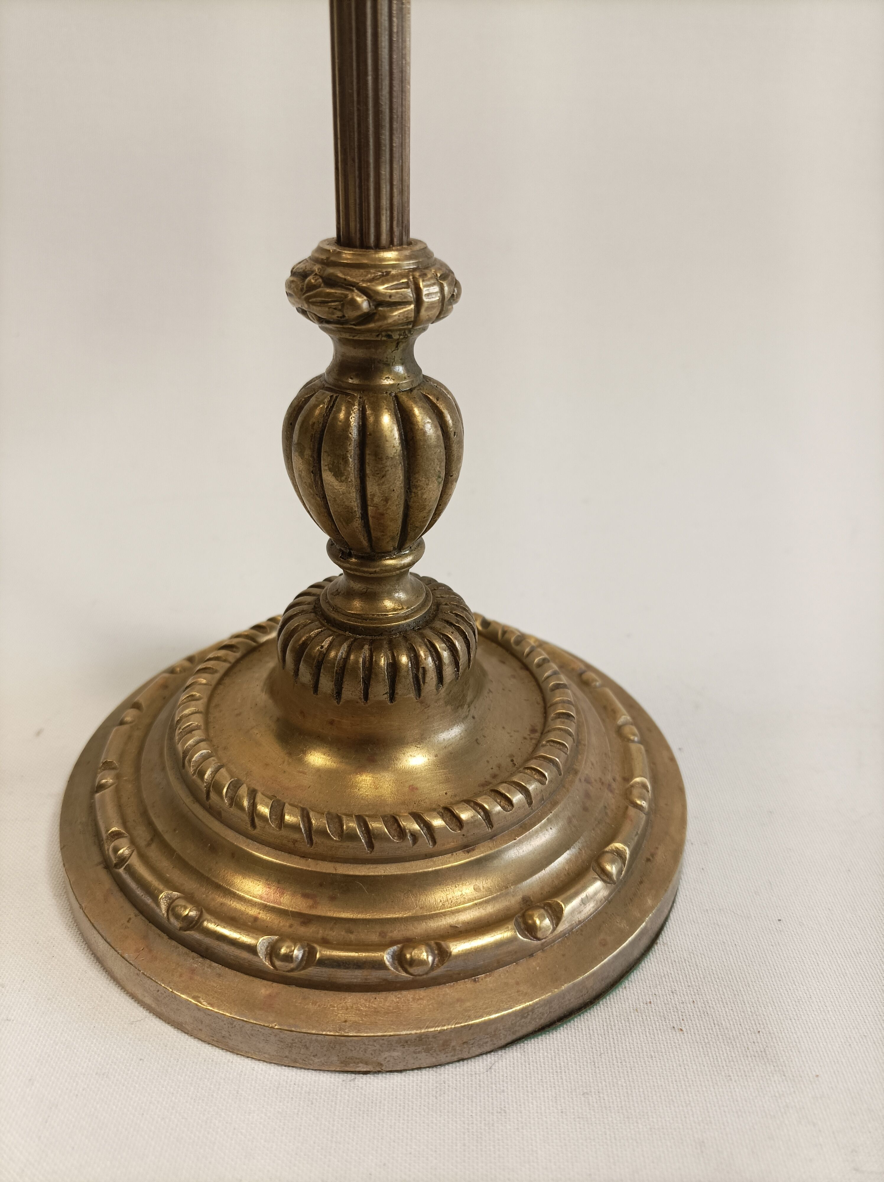 Bronze desk art deco lamp with tulip signed "schneider"