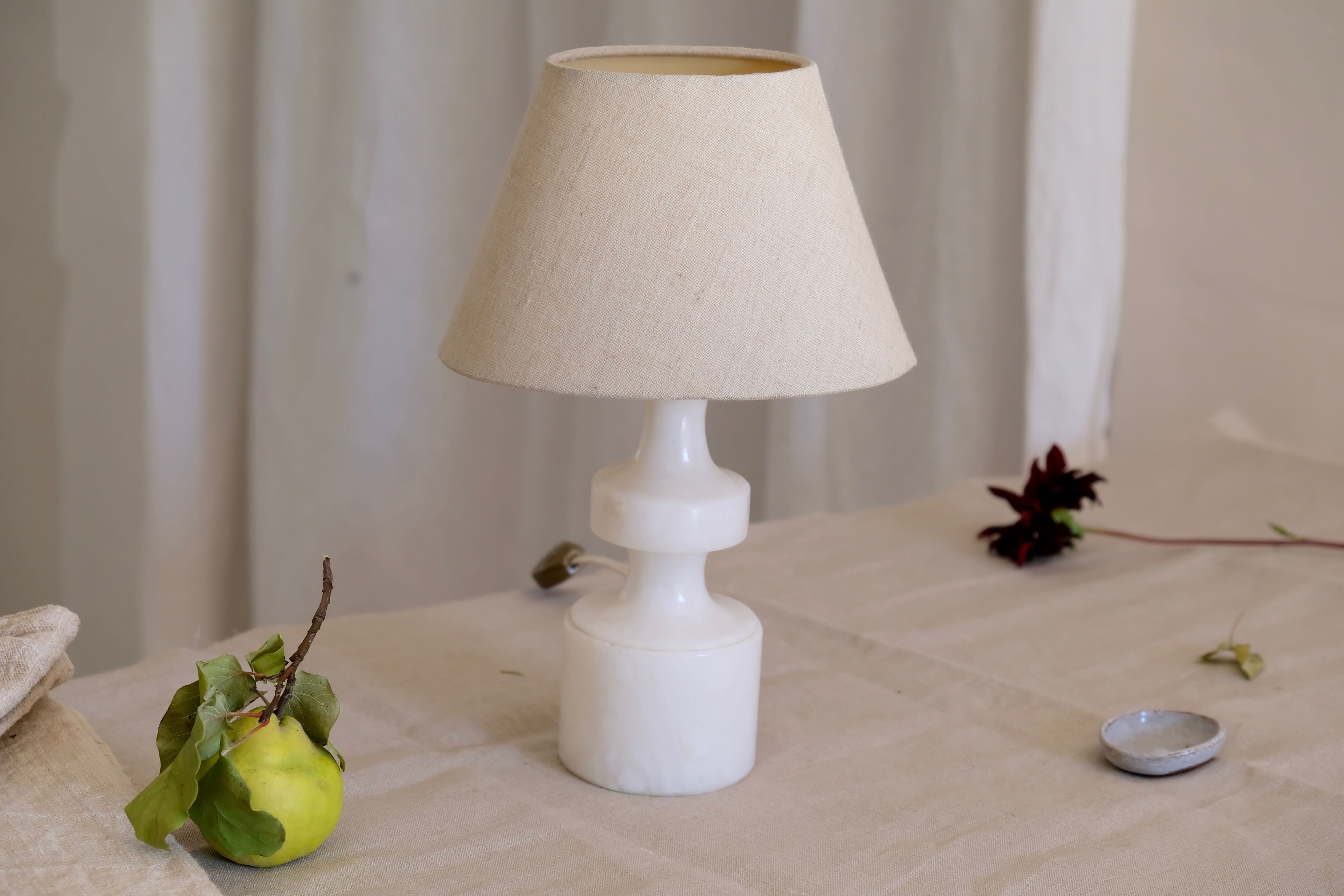Geometric table lamp in alabaster 50s