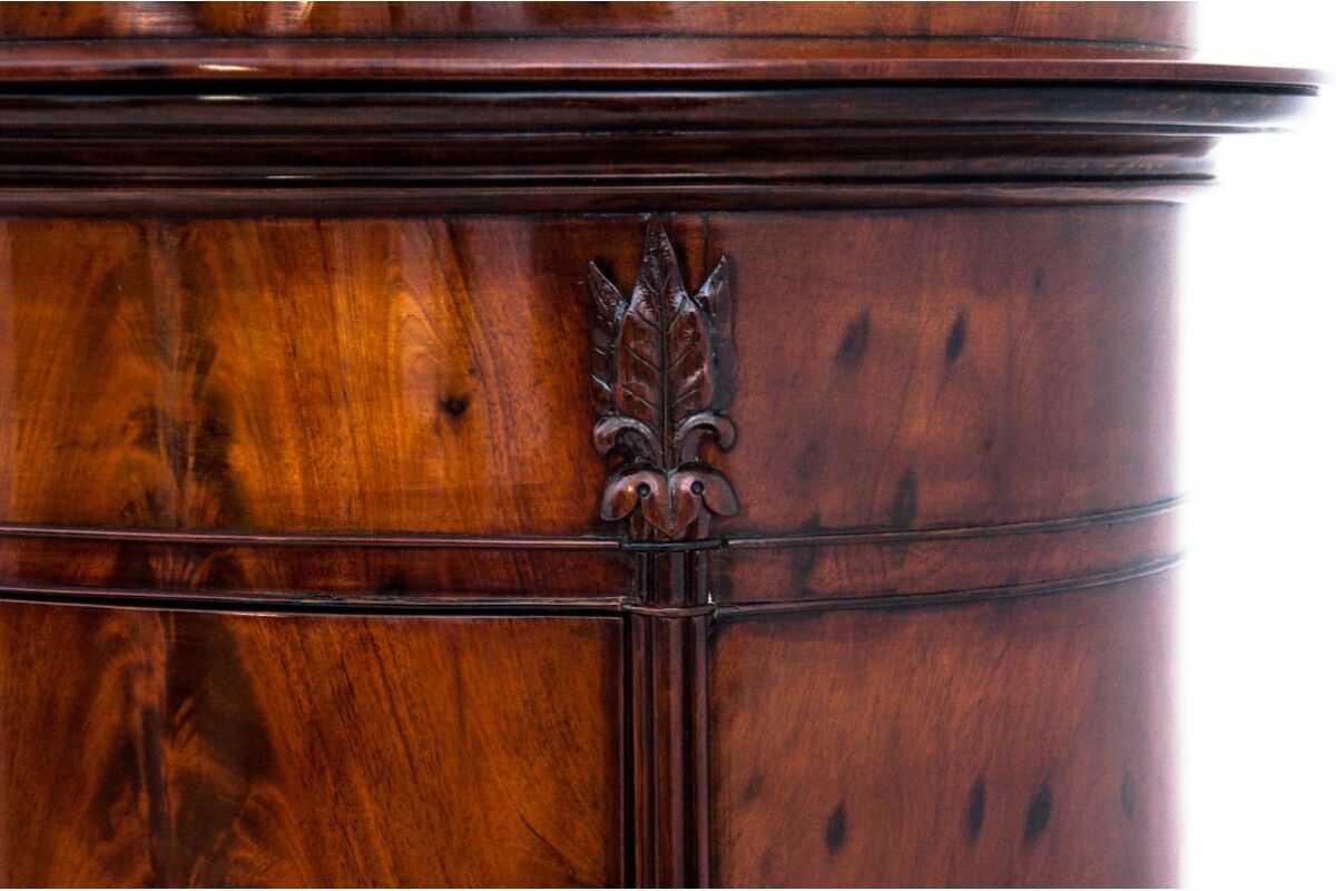 Biedermeier pillar chest of drawers, Northern Europe, around 1850.