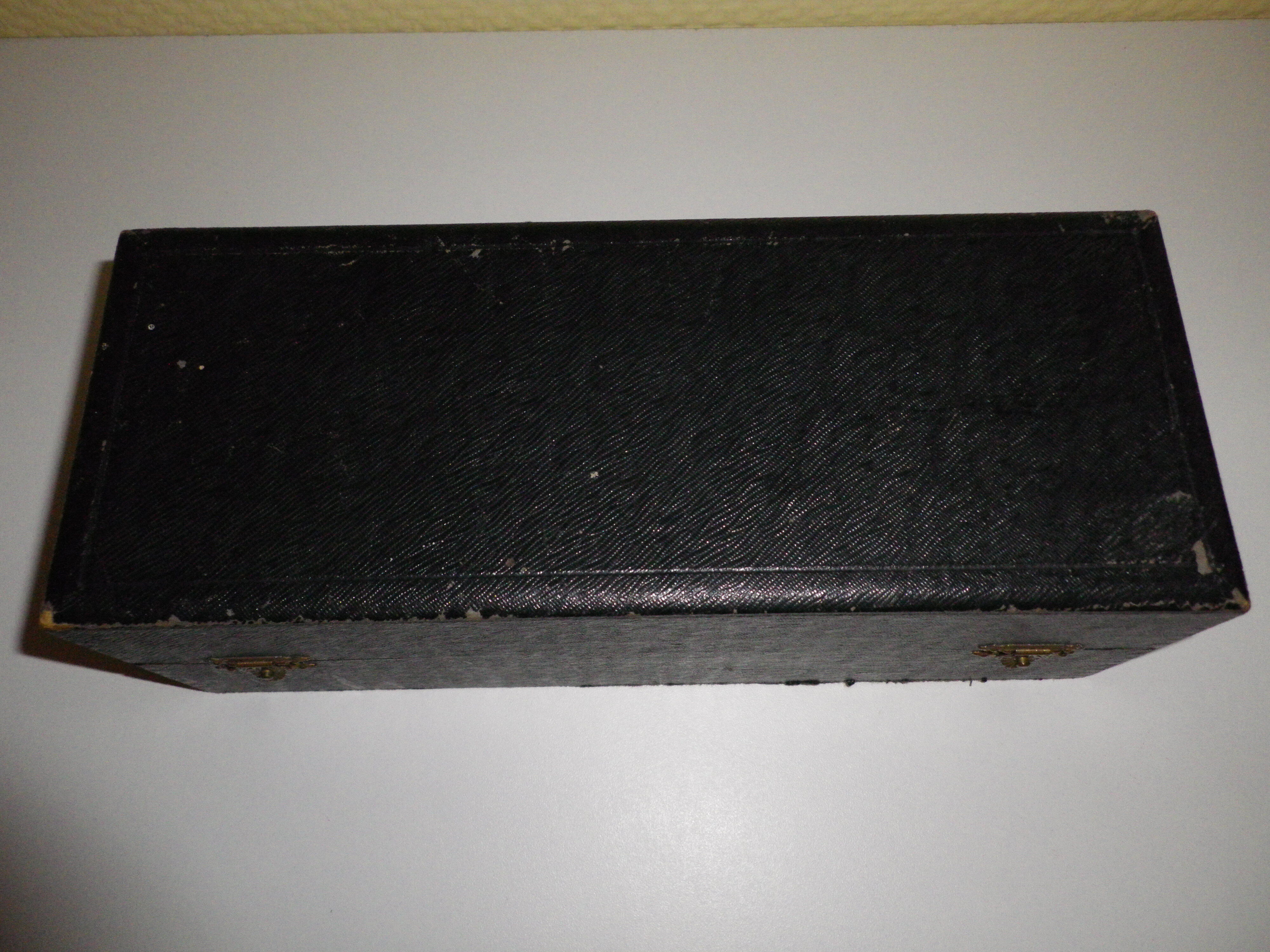 12 under crystal glasses in their original box 1950