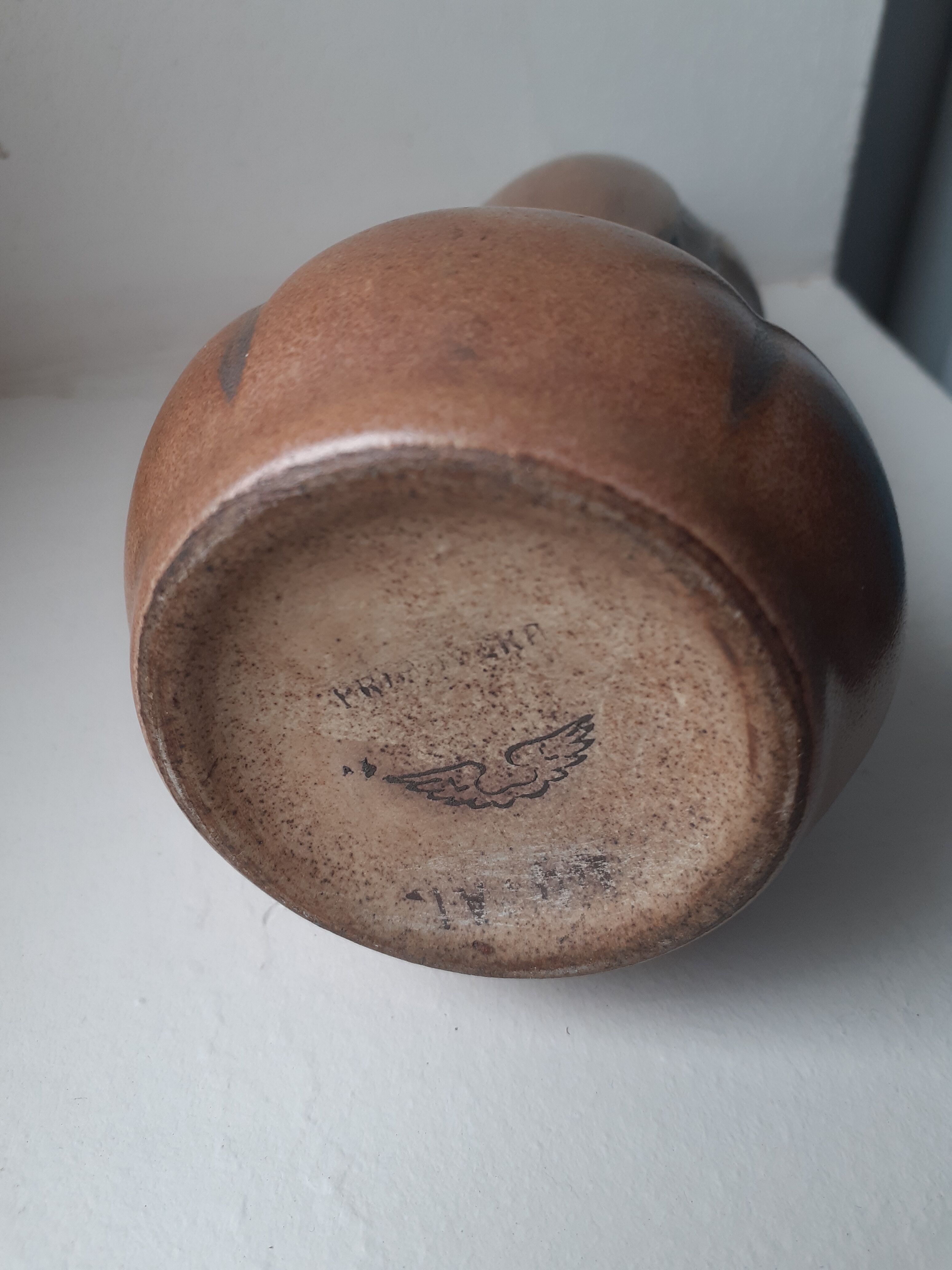 Lourioux sandstone vase