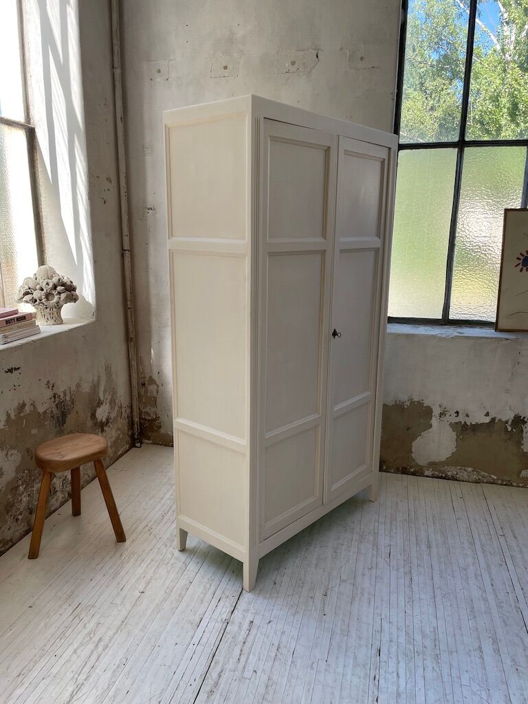 White and green cupboard