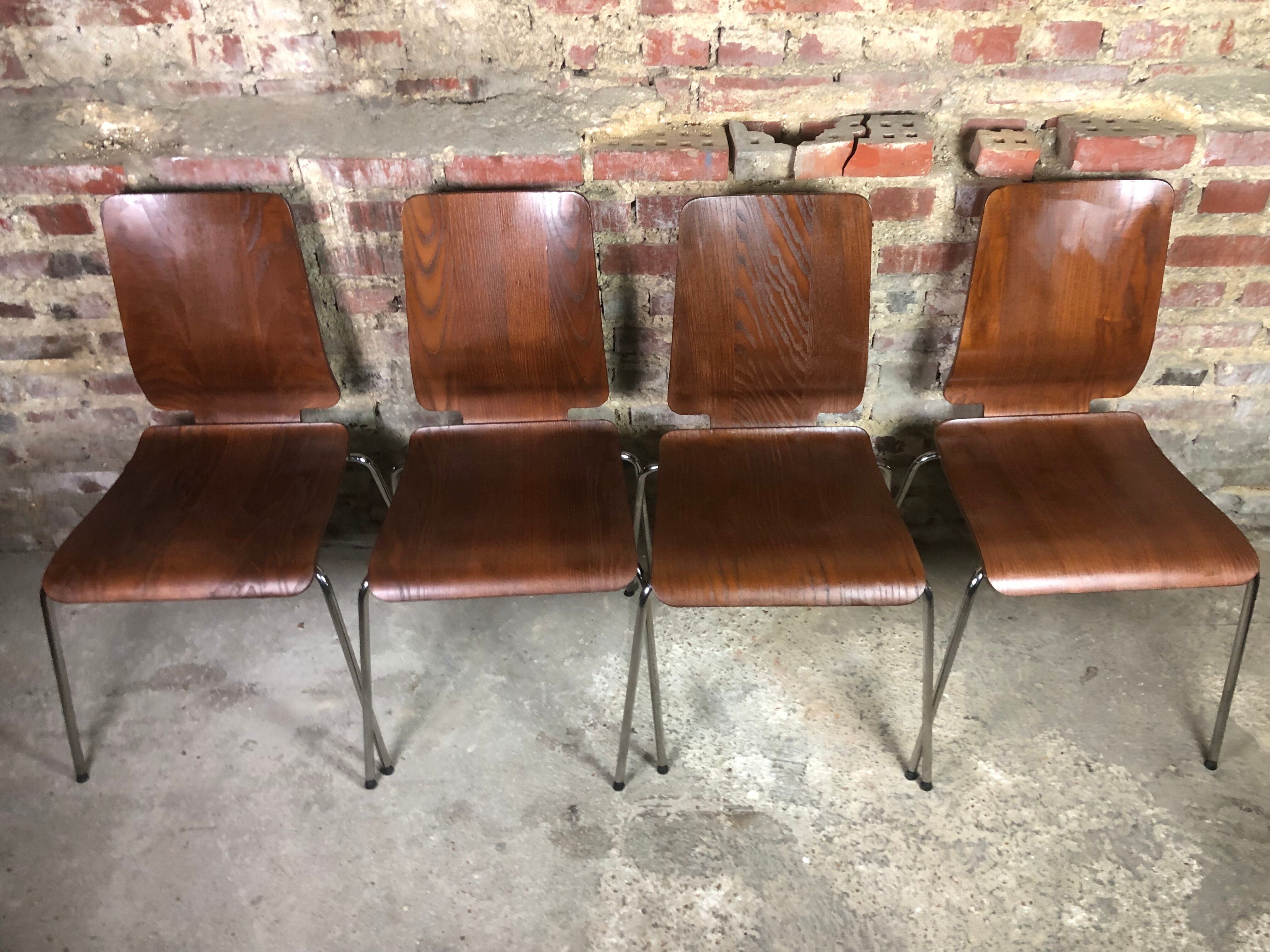 Vintage Scandinavian chairs in thermoformed wood 1970