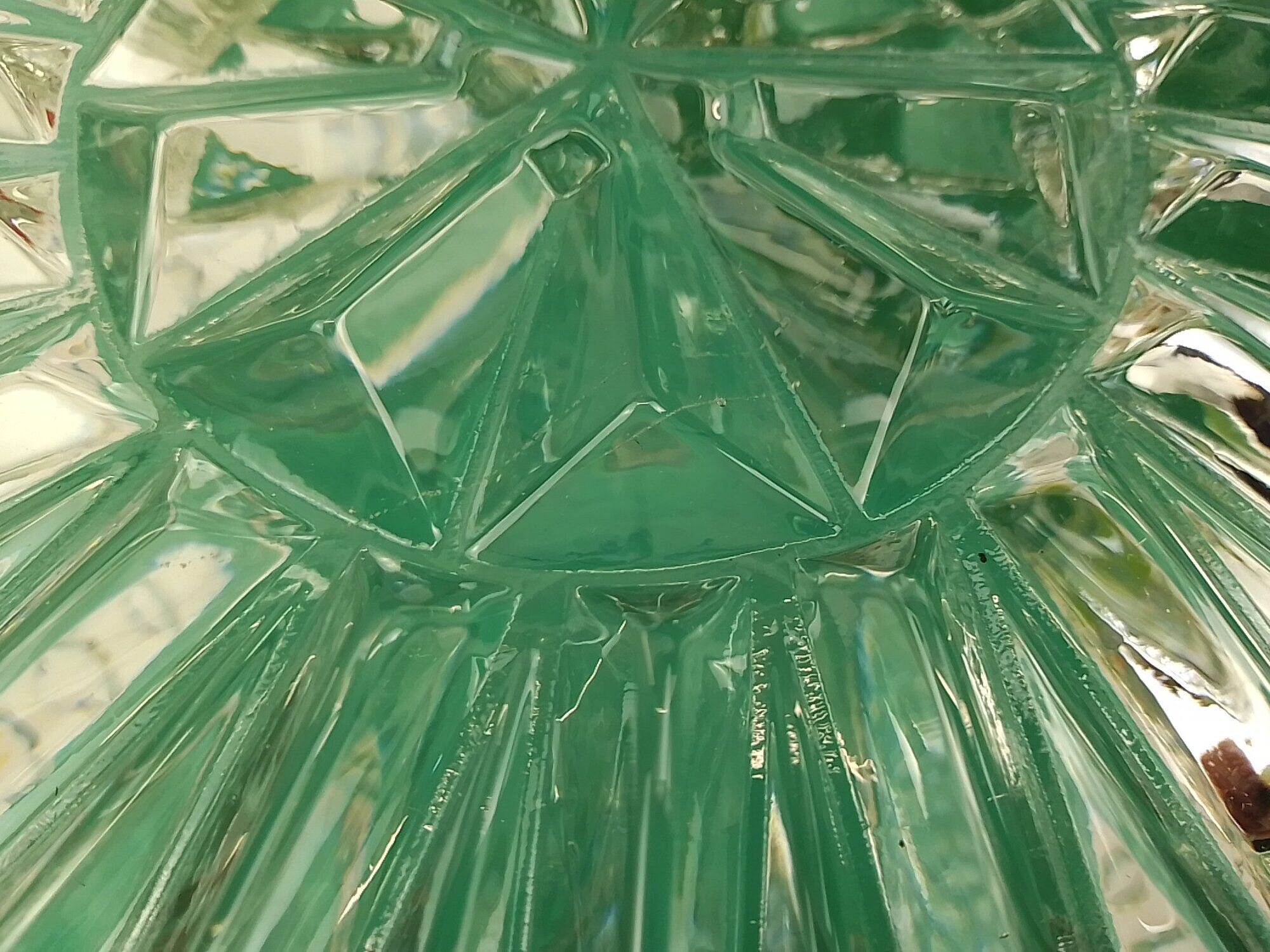 Round ceiling lamp in glass patterns in relief – diameter 26 cm