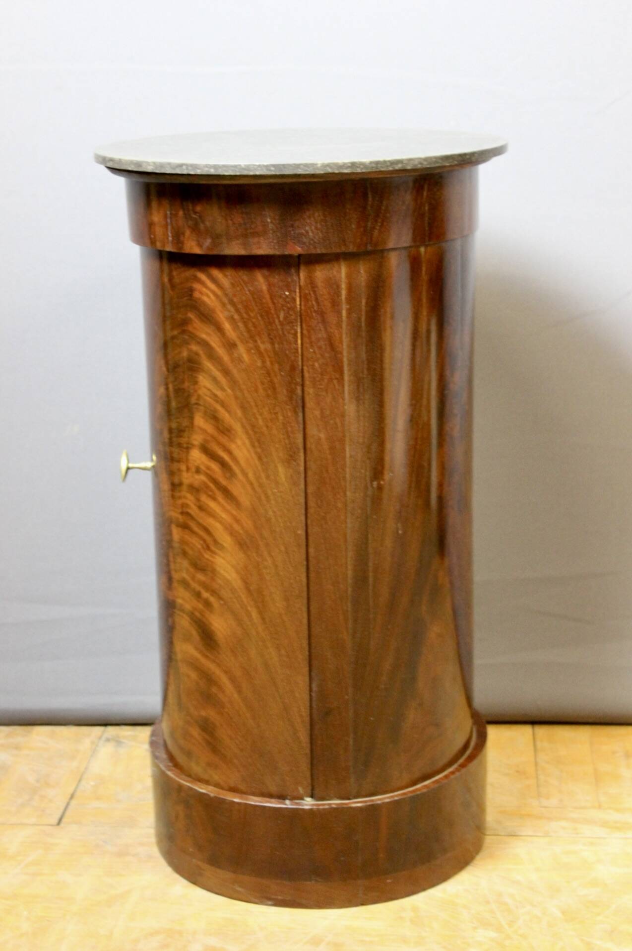 Empire bedside table in mahogany, 19th century.