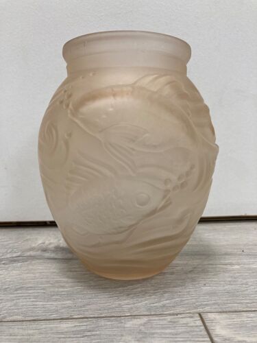 Vase en verre vintage aux poissons