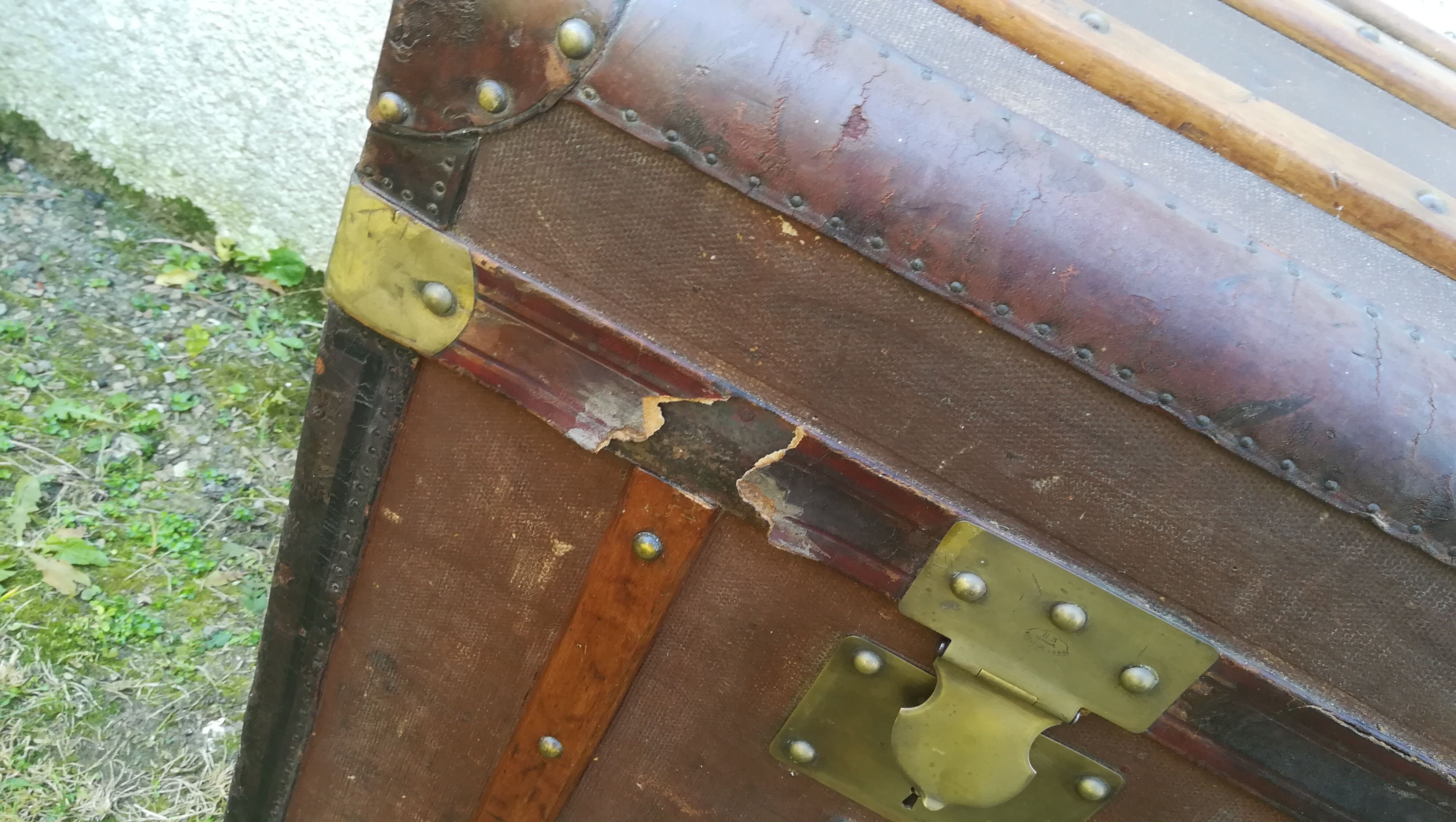 Stunning great travel trunk 1900