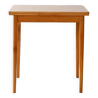 Scandinavian extending table in formica