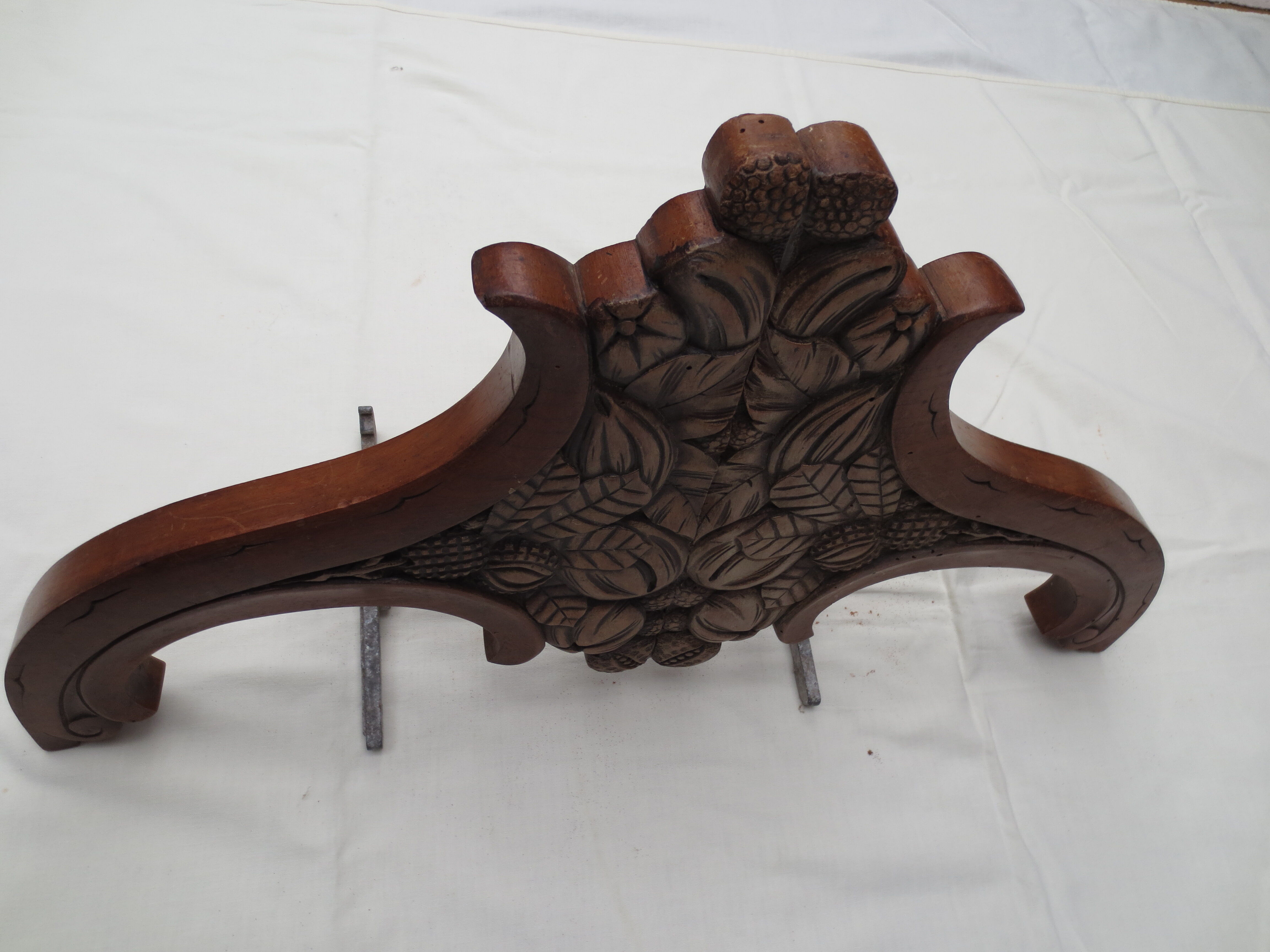 Deco wooden pediment