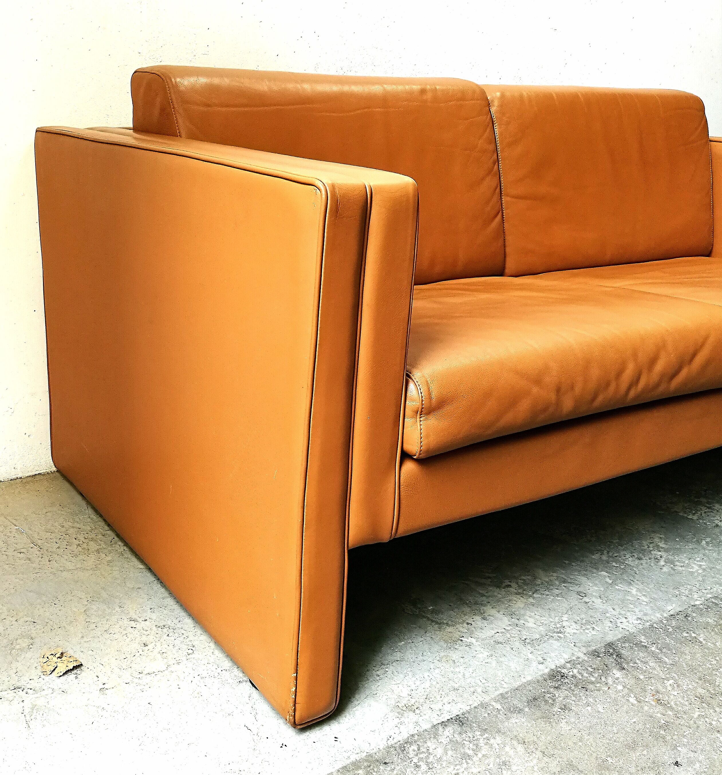 Canapé 3 places mobilier international cuir années 70-80