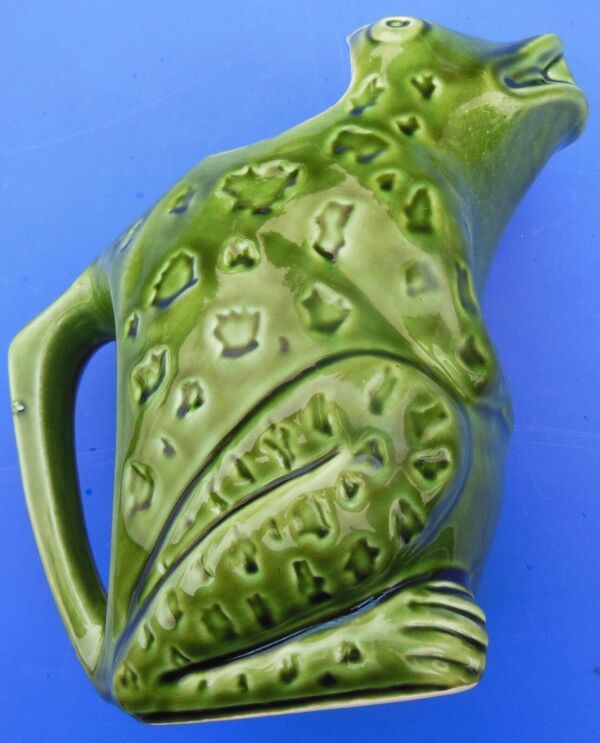 Beau pichet publicitaire figurant une grenouille - l' héritier guyot - n°2