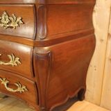 Early 18th century mahogany chest of drawers, port work