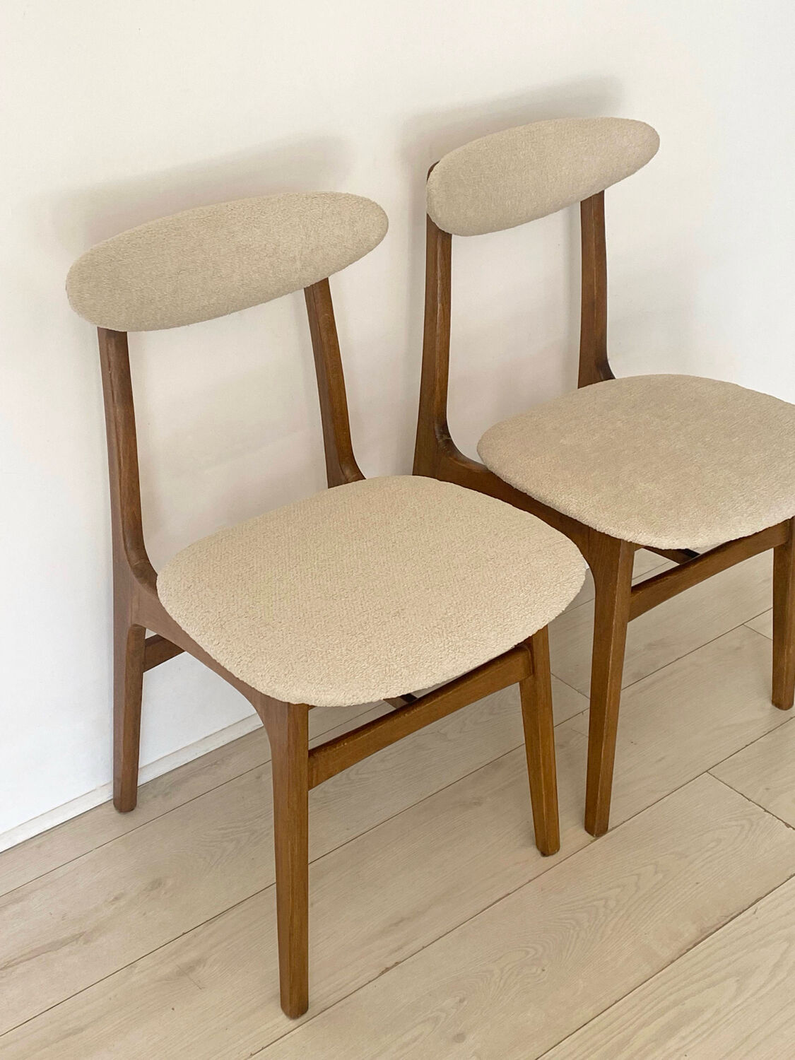 2 chairs Rajmund Halas 1960