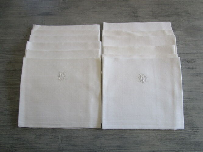 12 serviettes anciennes damassées-monogrammées brodées 84x75cm