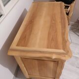 Chest of drawers and bedside table lot