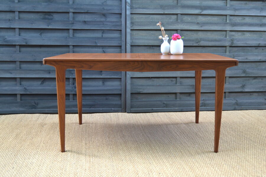 Table dining room extension by Younger