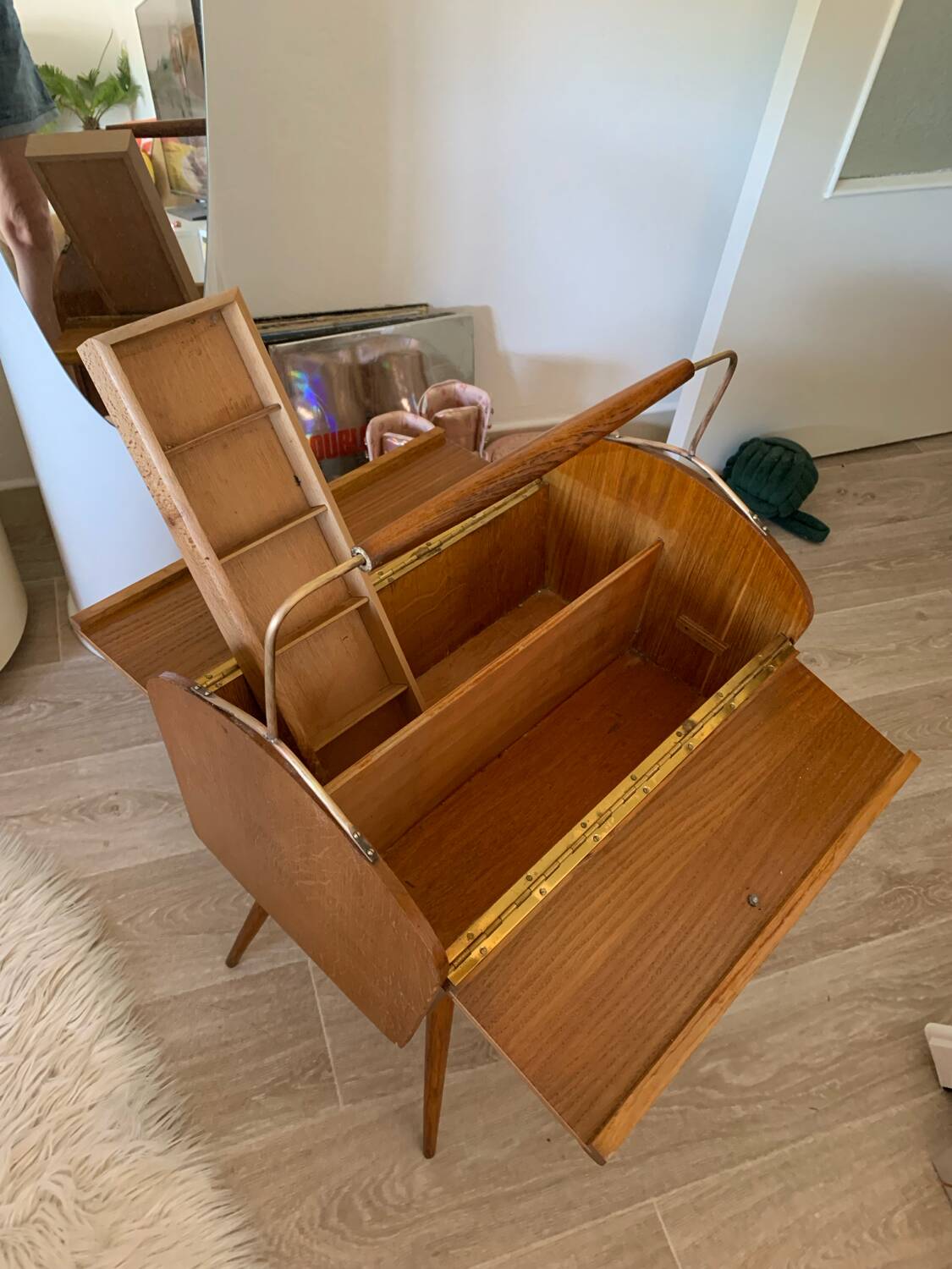 Small worker storage unit