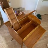 Small worker storage unit