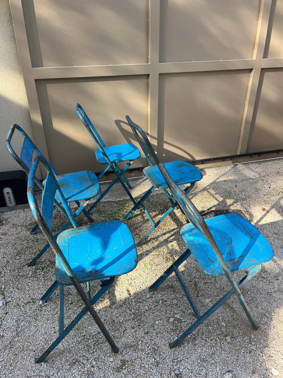 Chaise métalliques jardin et intérieur