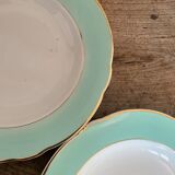 Set of hollow plates