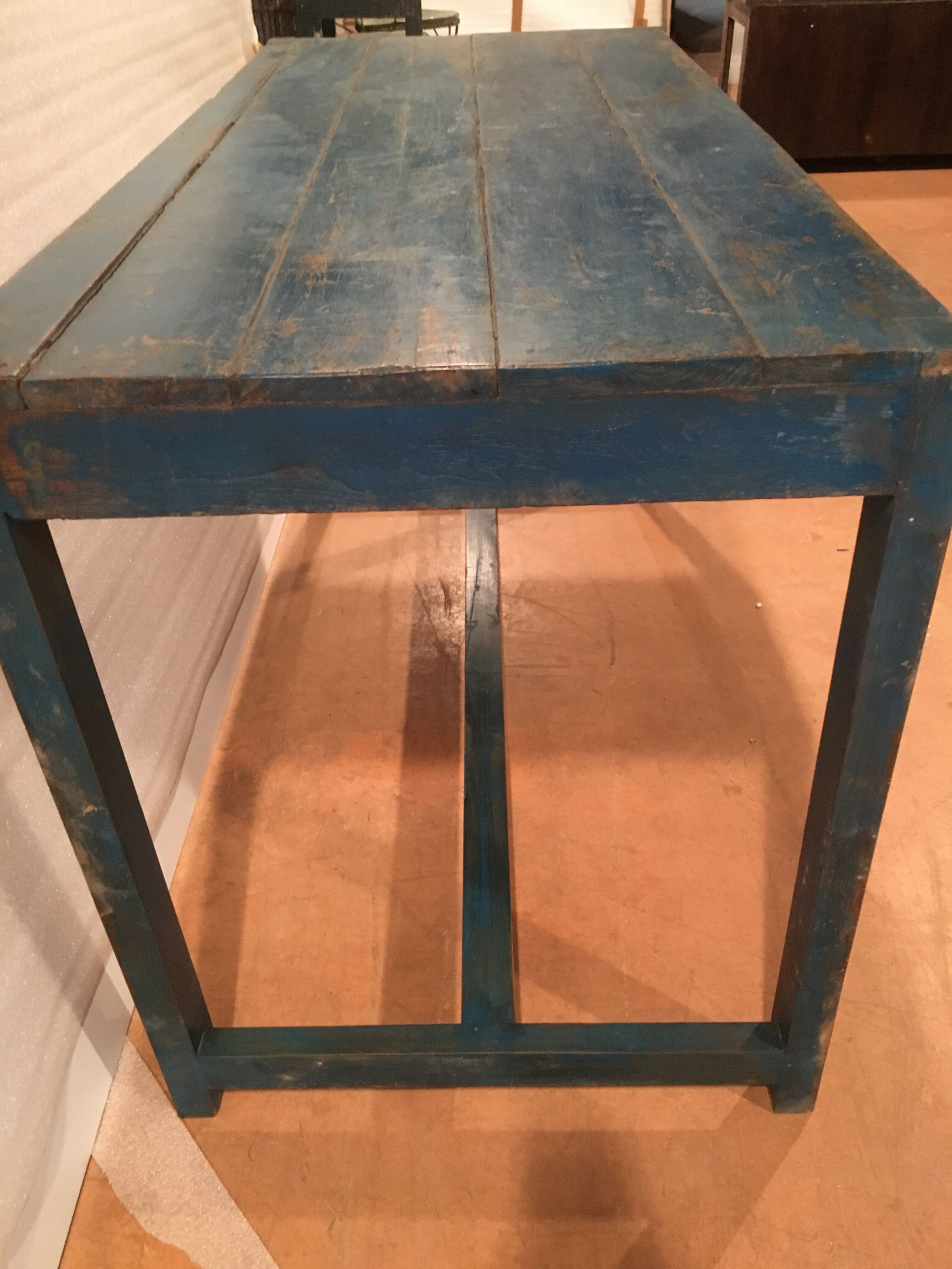 Table de cantine militaire en bois bleu